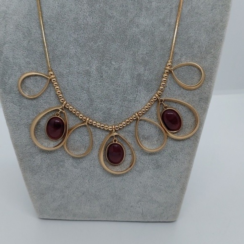 Gold drop necklace